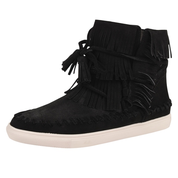 FINAL MARKDOWN! NWOB 🌟Vince Camuto Fringe Sneaker - Picture 2 of 6
